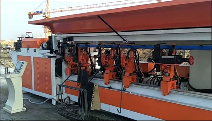 鋼筋調(diào)直彎箍一體機